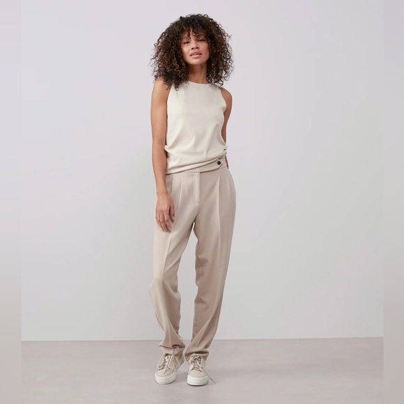 NWOT! New! Beige high waisted pleated Yaya trousers - Picture 3 of 9